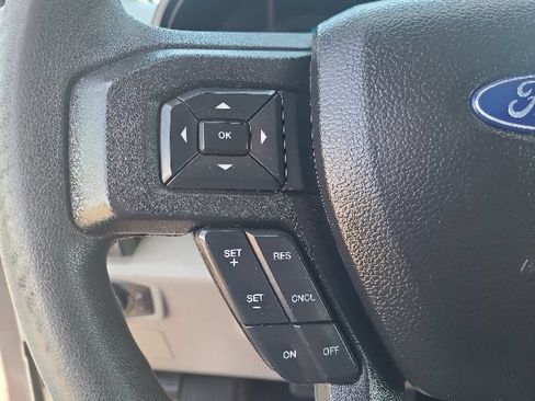 Used 2017 Ford F150 XLT RWD image 12