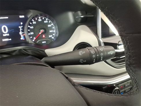 Used 2023 Jeep Compass Limited image 18