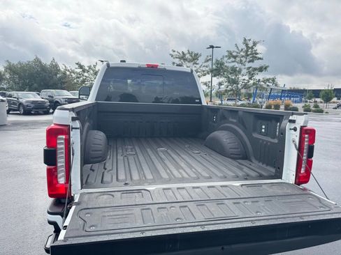 Used 2024 Ford F350 Lariat w/ Black Appearance Package image 8