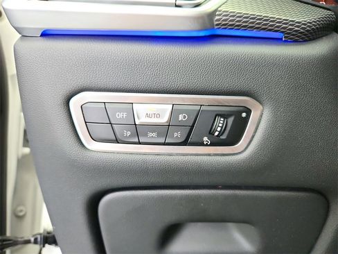 Used 2022 BMW X5 M50i image 23