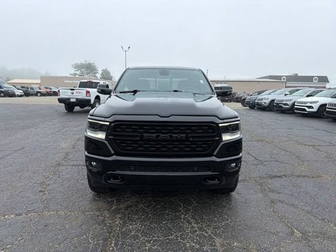 Used 2022 RAM 1500 Big Horn AWD/4WD image 3