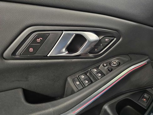 Used 2025 BMW 330i xDrive Sedan w/ Convenience Package image 32