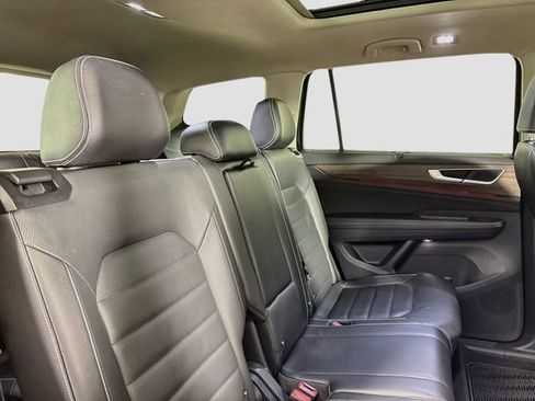 Certified 2024 Volkswagen Atlas SEL AWD/4WD image 32