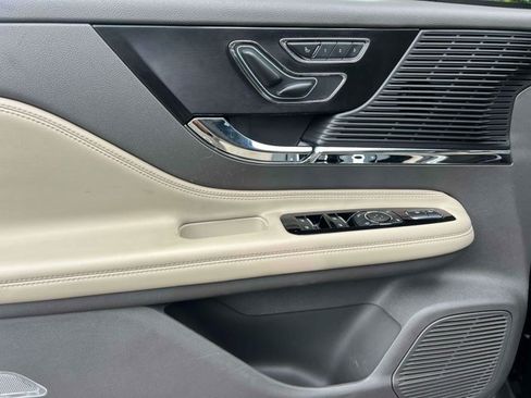 Used 2022 Lincoln Corsair AWD w/ Equipment Group 101A image 22