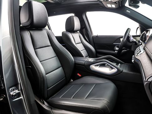 Certified 2025 Mercedes-Benz GLS 450 4MATIC image 9