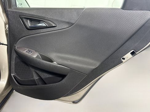Used 2022 Chevrolet Malibu LT image 28