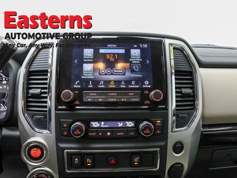 Used 2020 Nissan Titan SV w/ SV Convenience Package image 12