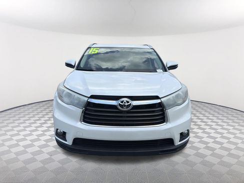 Used 2015 Toyota Highlander XLE FWD image 2