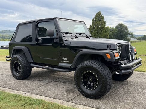 Used 2004 Jeep Wrangler 4WD image 4