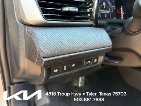 Used 2025 Toyota Camry SE FWD image 17