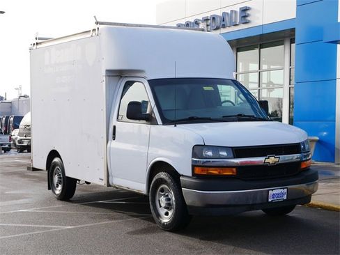 Used 2017 Chevrolet Express 3500 image 23