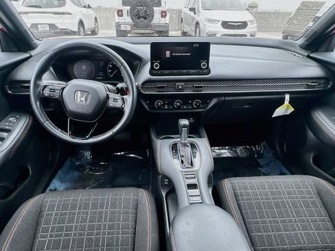 Used 2025 Honda HR-V Sport image 28