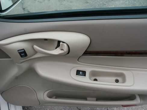 Used 2005 Chevrolet Impala LS w/ Sun And Sound Package image 34