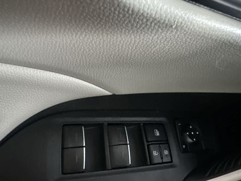 Used 2025 Toyota RAV4 XLE FWD image 17