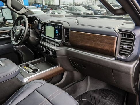 Used 2025 Chevrolet Silverado 2500 High Country w/ Technology Package image 17