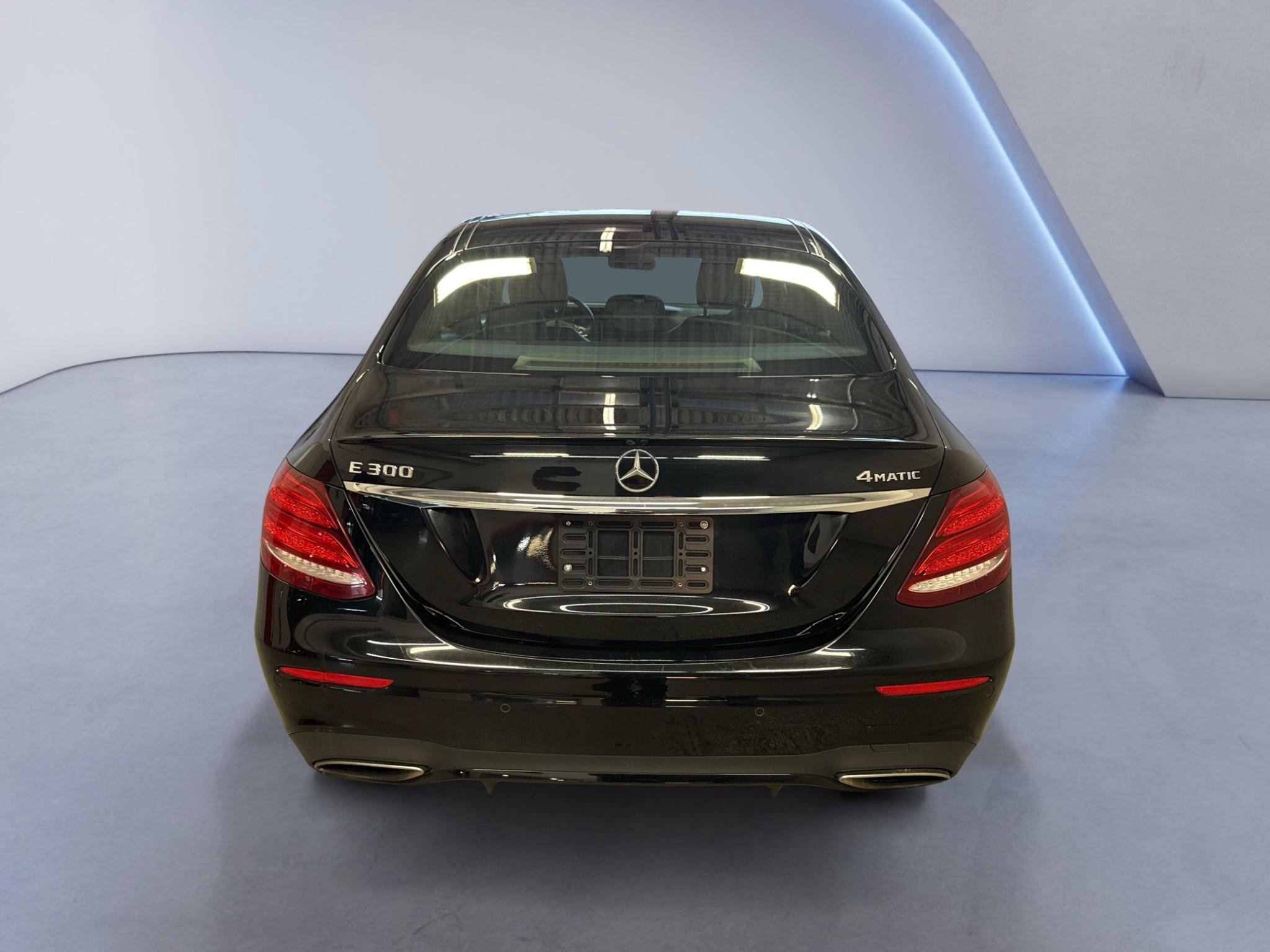Used 2018 Mercedes-Benz E 300 4MATIC image 7
