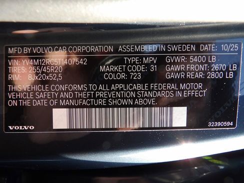 New 2026 Volvo XC60 B5 Plus w/ Protection Package Premier image 31