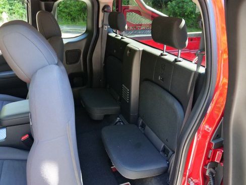 Used 2022 Nissan Frontier S w/ Technology Package AWD/4WD image 15