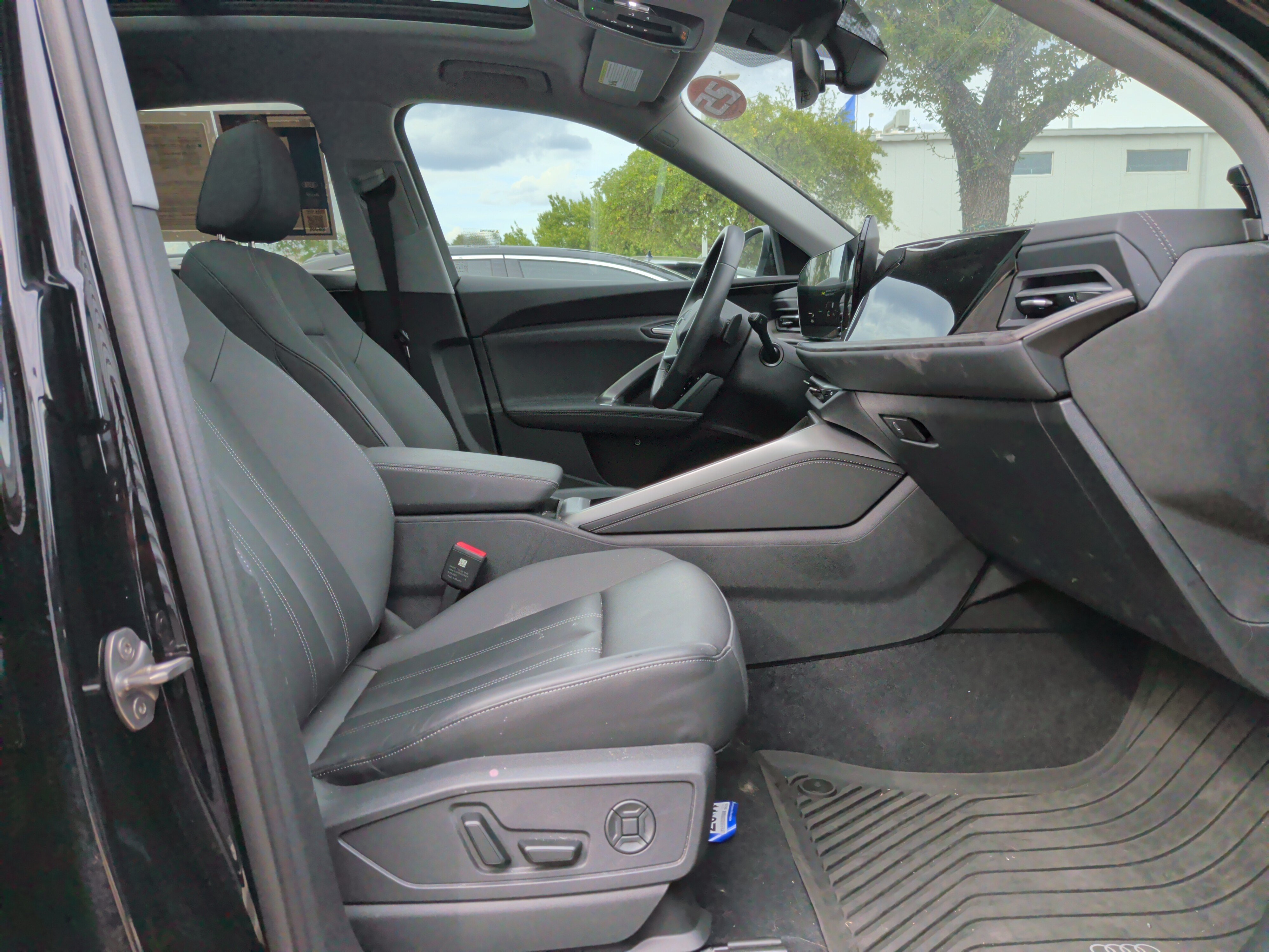 Used 2025 Audi Q5 Premium w/ Convenience Package AWD/4WD image 20