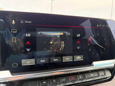 Used 2025 GMC Sierra 1500 SLT AWD/4WD image 36