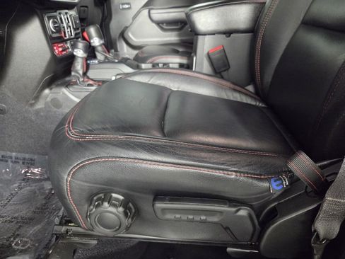 Used 2023 Jeep Wrangler Unlimited Rubicon image 13