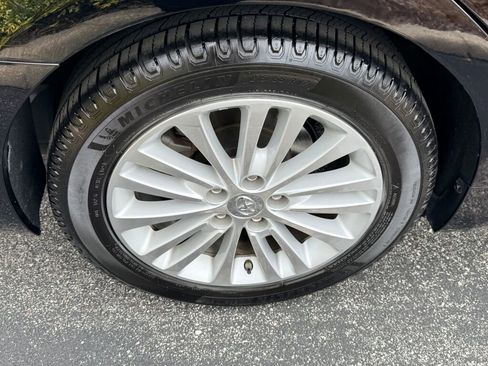 Used 2015 Toyota Avalon XLE Touring image 11