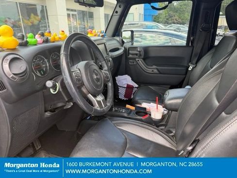 Used 2018 Jeep Wrangler Unlimited Sahara AWD/4WD image 9