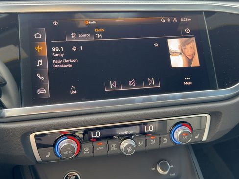 New 2025 Audi Q3 2.0T Premium image 23