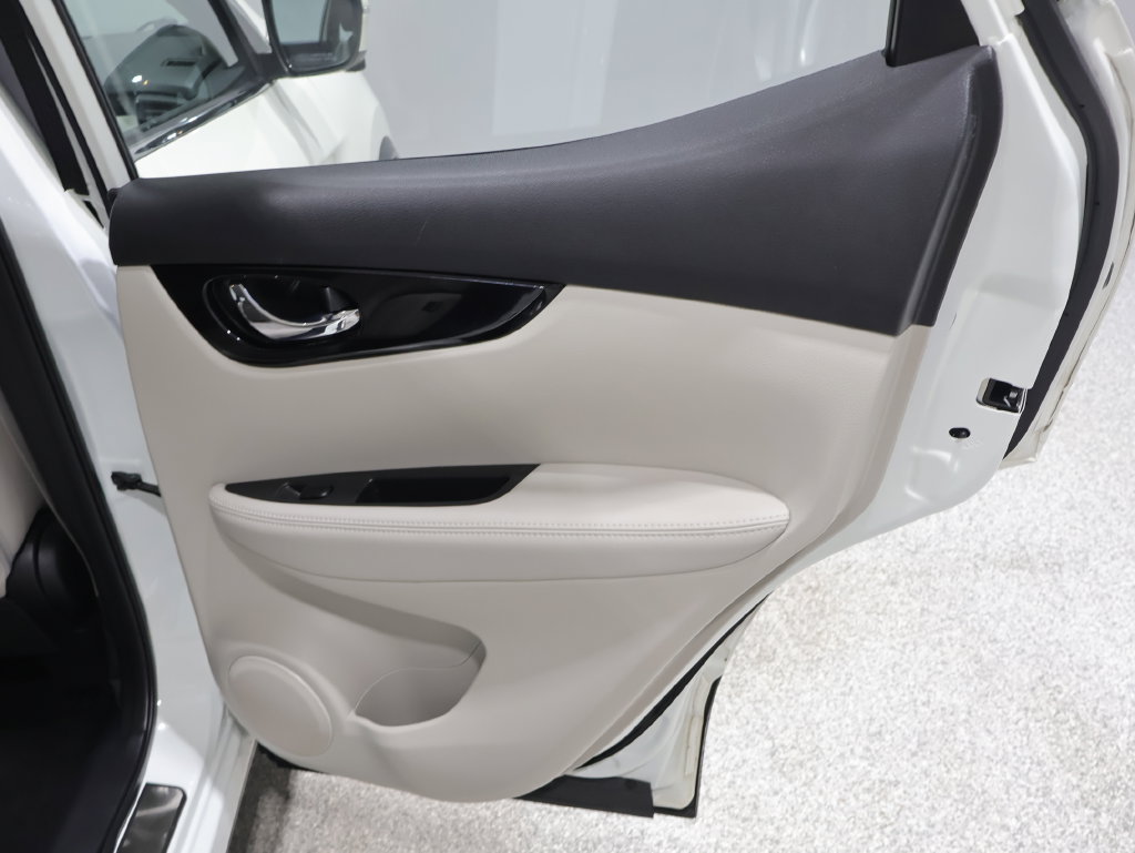 Used 2022 Nissan Rogue Sport SV w/ Technology Package AWD/4WD image 26