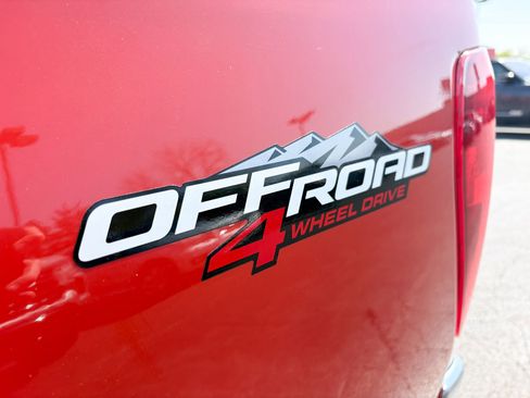 Used 2010 GMC Canyon SLE AWD/4WD image 8