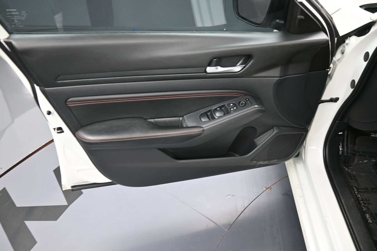 Used 2020 Nissan Altima 2.5 SR FWD image 13