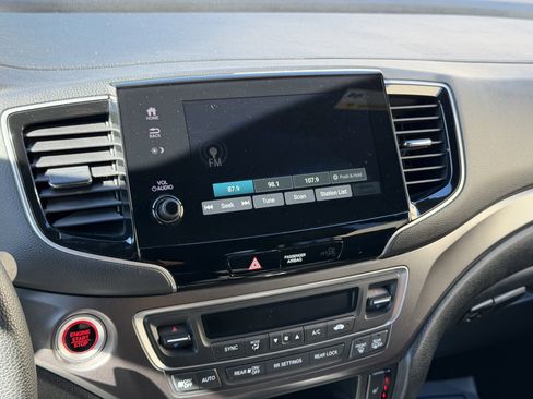 Certified 2022 Honda Pilot Sport image 21