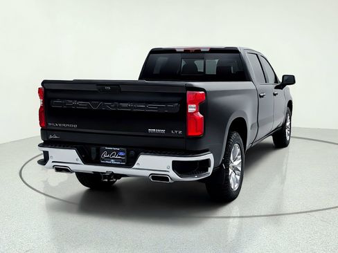 Used 2020 Chevrolet Silverado 1500 LTZ w/ LTZ Premium Package AWD/4WD image 7