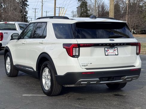 Used 2025 Ford Explorer Active w/ Active Comfort Package image 16