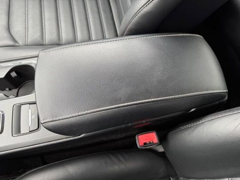 Used 2017 Ford Fusion SE w/ Fusion SE Technology Package FWD image 16
