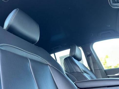 New 2025 Jeep Grand Cherokee Limited w/ Black Appearance Package image 17