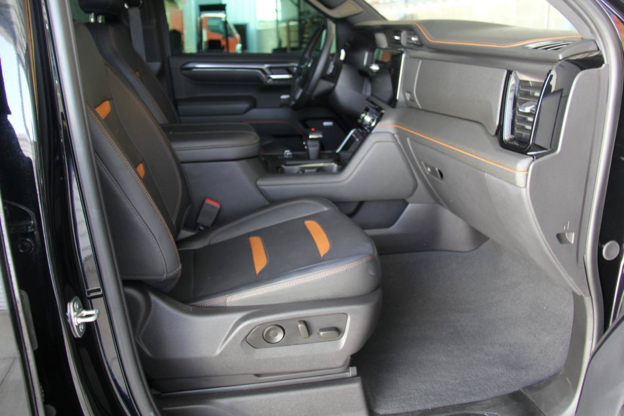 Used 2024 GMC Sierra 1500 AT4 w/ Technology Package AWD/4WD image 32
