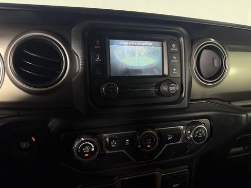 Used 2018 Jeep Wrangler Unlimited Sport AWD/4WD image 16