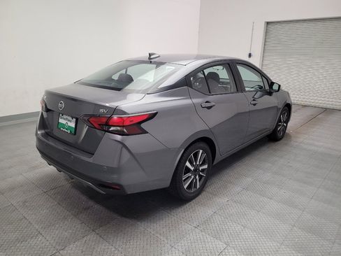 Used 2021 Nissan Versa SV FWD image 9