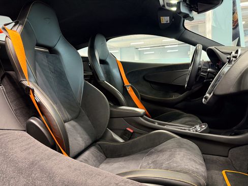 Used 2019 McLaren 570S Coupe RWD image 17
