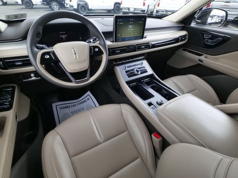 Used 2022 Lincoln Aviator AWD w/ Premium Package image 21