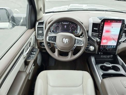 Used 2025 RAM 1500 Laramie AWD/4WD image 12