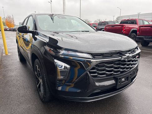 Used 2024 Chevrolet Trax RS w/ Driver Confidence Package image 4