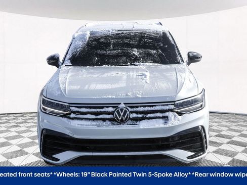 Used 2023 Volkswagen Tiguan SE R-Line image 14