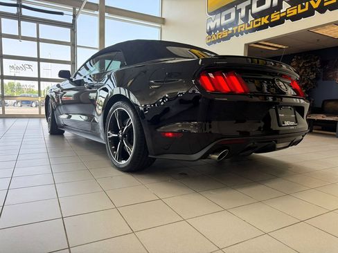 Used 2017 Ford Mustang GT Premium image 46