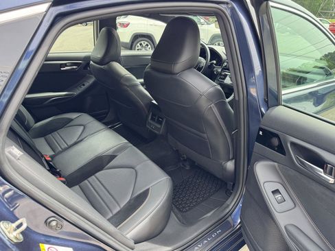 Used 2019 Toyota Avalon XSE w/ All Weather Liner Package image 15