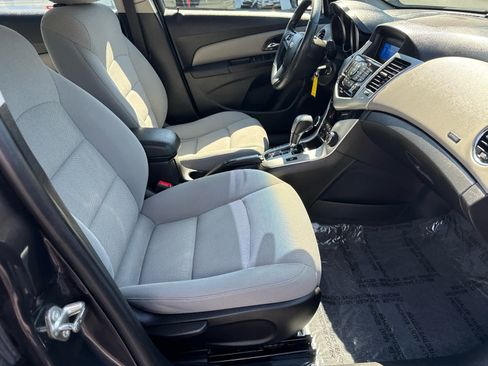 Used 2015 Chevrolet Cruze LT FWD image 12