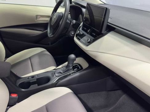 Used 2023 Toyota Corolla LE FWD image 11