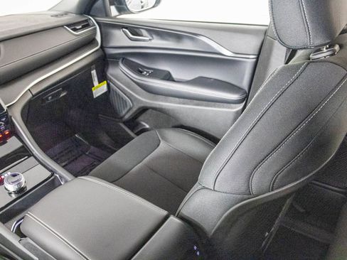 New 2025 Jeep Grand Cherokee L Laredo w/ Luxury Tech Group I image 34