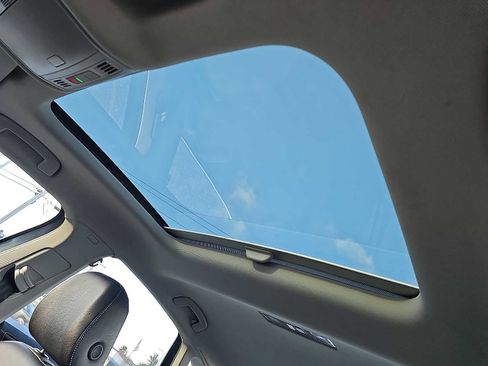 Used 2024 Volkswagen Jetta SE image 14